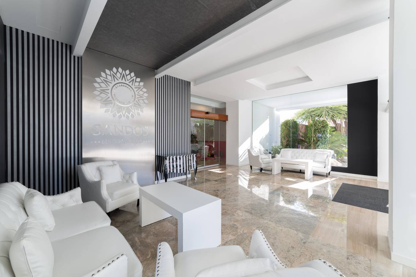 Sandos-Benidorm-Suites-Lobby-46