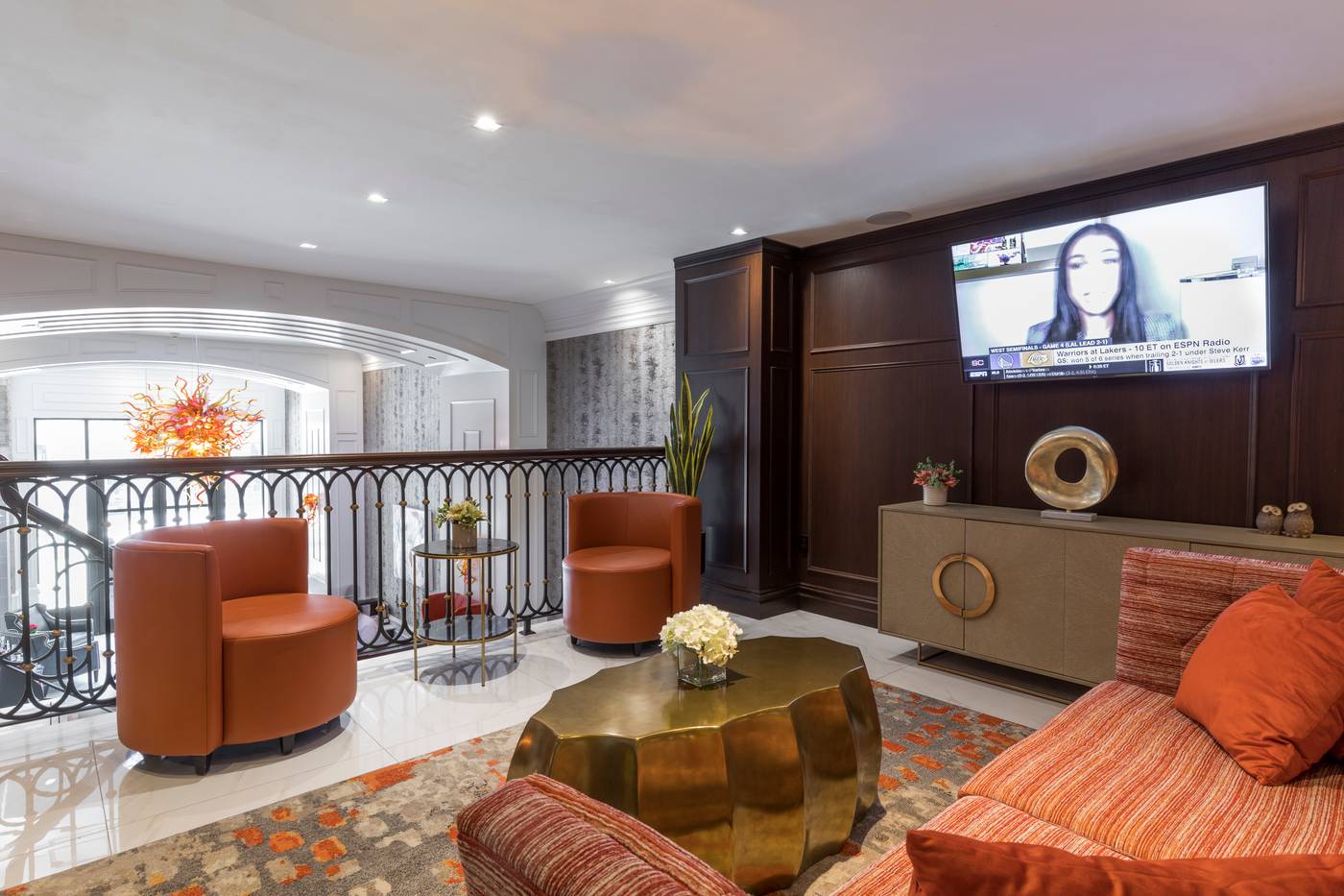 Broadway-Plaza-Hotel-Lobby-9