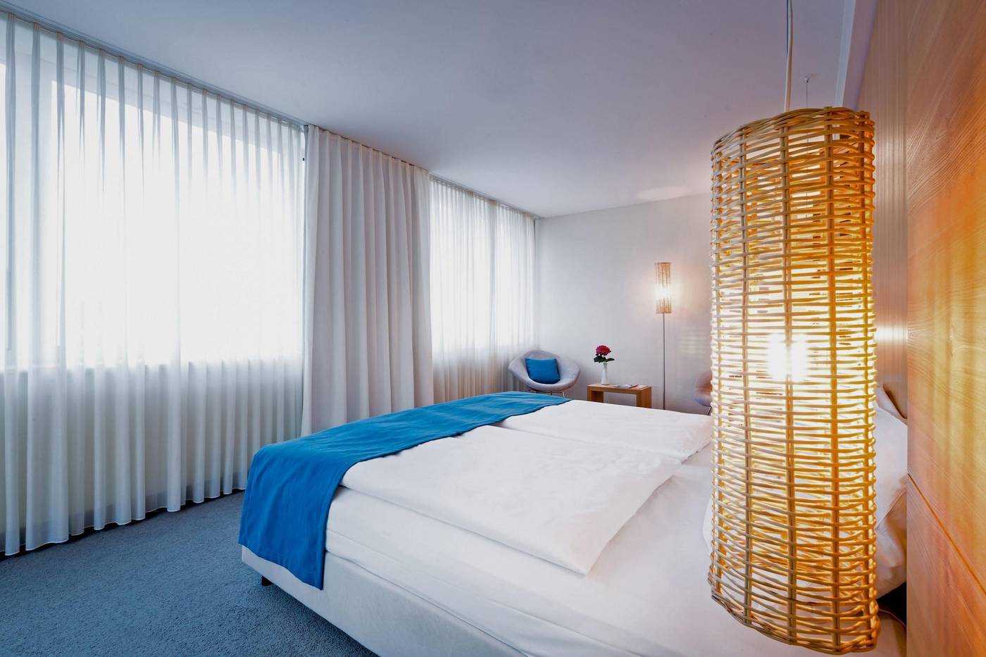 Lindner-Hotel-Berlin-Ku-damm--part-of-JdV-by-Hyatt-Room-41