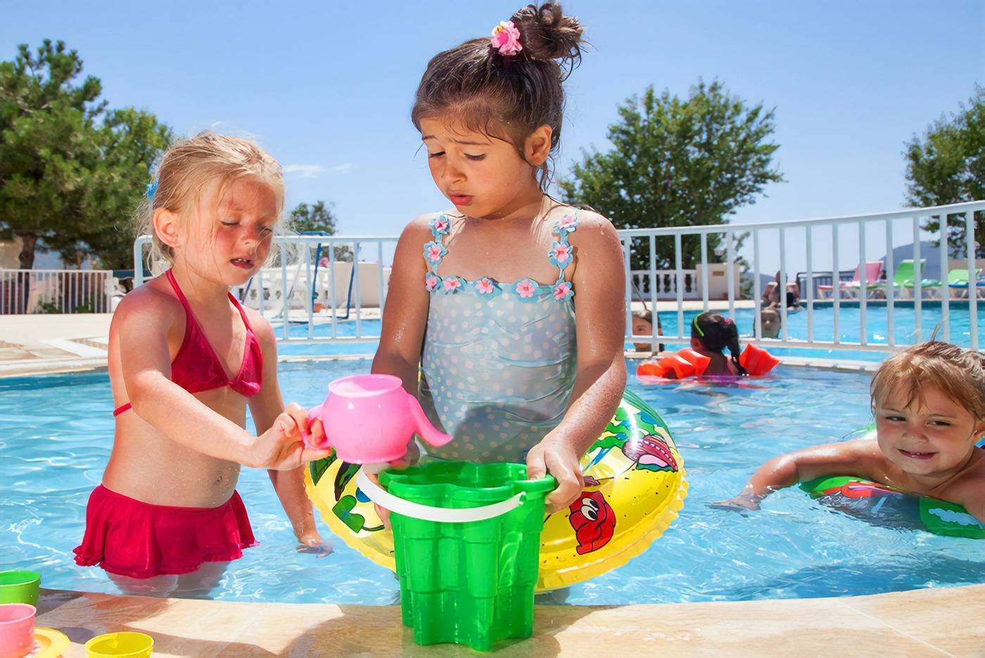 Daisy-Garden-Resort-Hotel-Pool-10