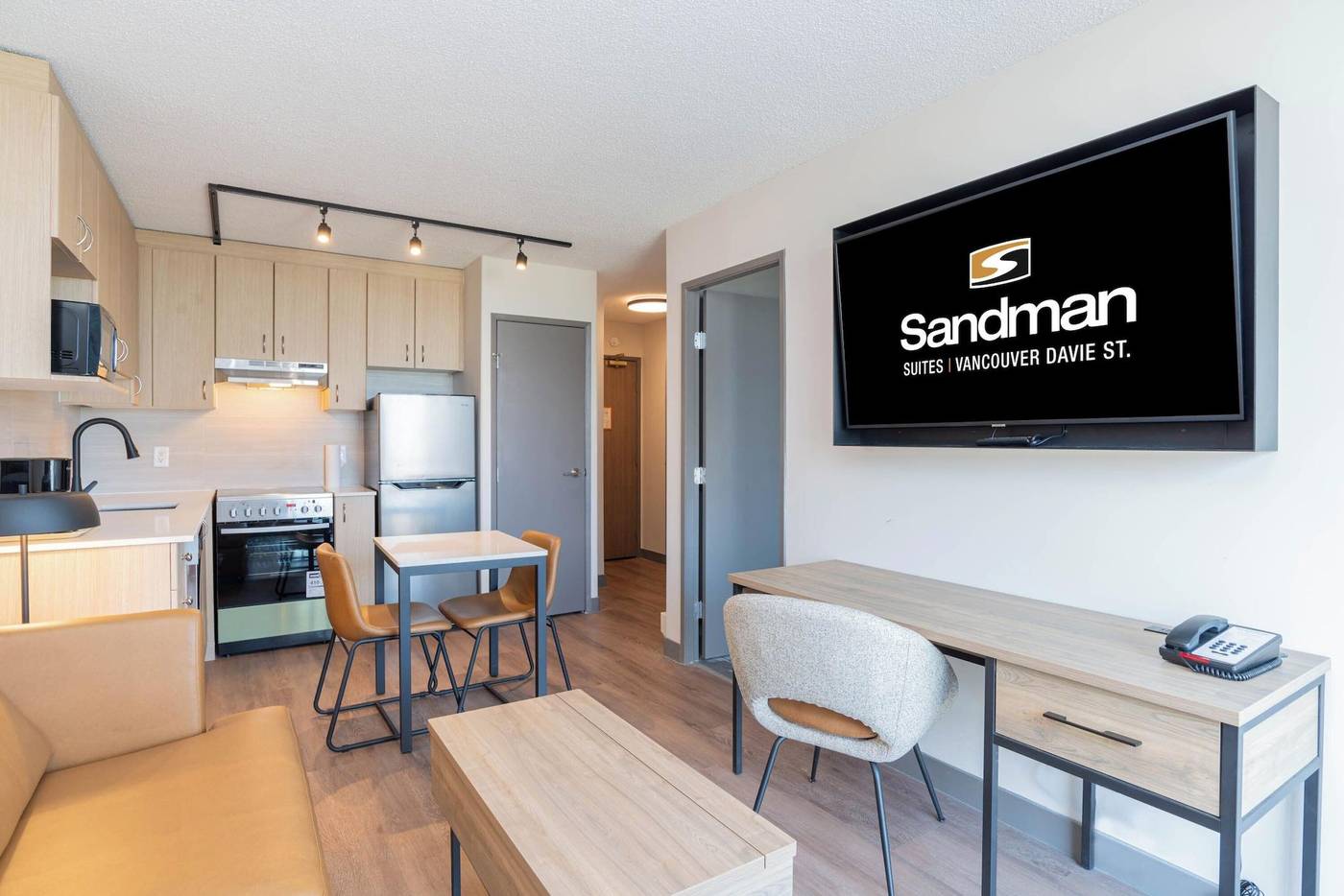Sandman-Suites-Davie-Room-44