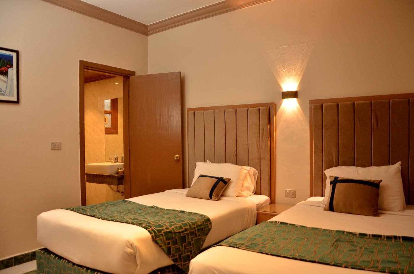 Dive-Inn-Resort-Room-34