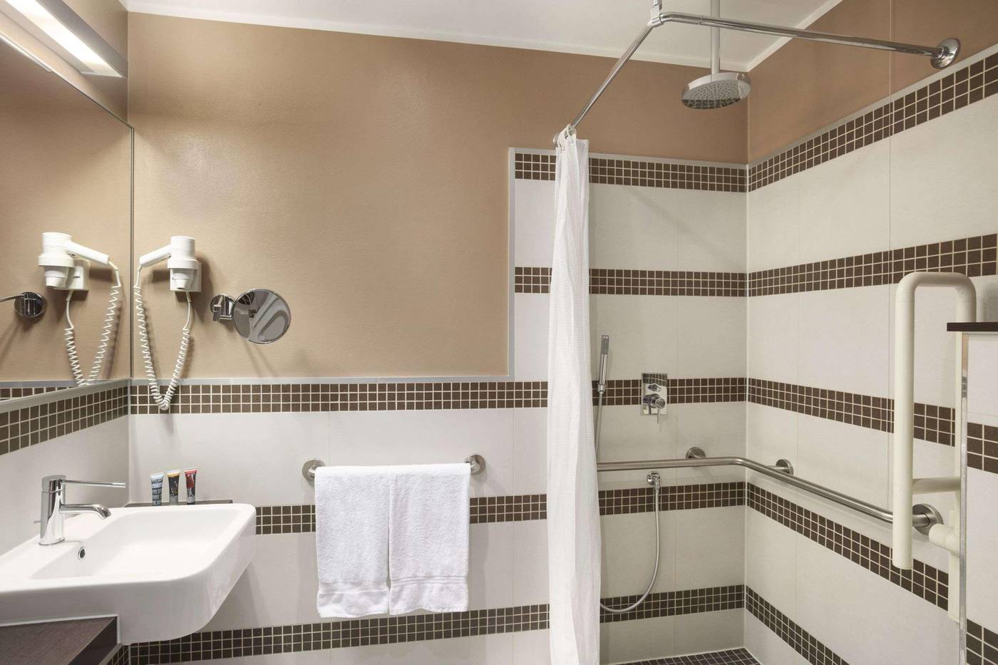 Ramada-Plaza-Milano-Hotel-Room-38