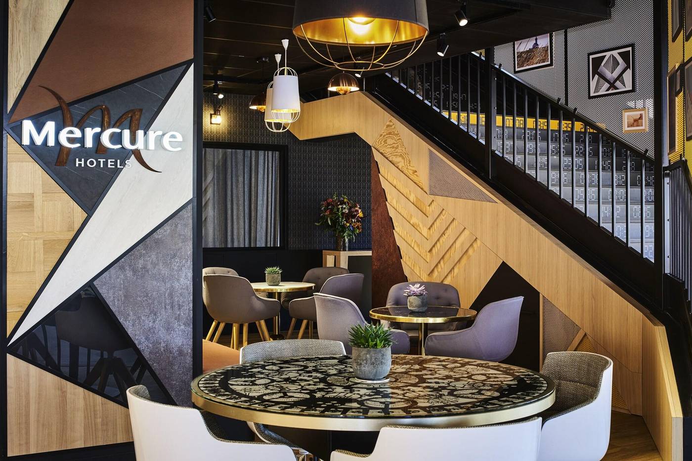 Mercure-Paris-Gare-de-Lyon-TGV-Lobby-39