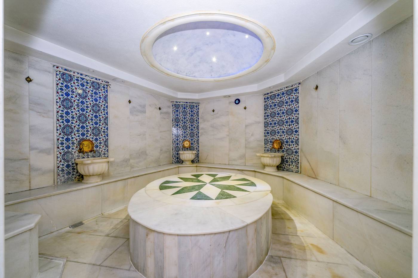 The-Byzantium-Hotel---Suites-Sports-and-Entertainment-52