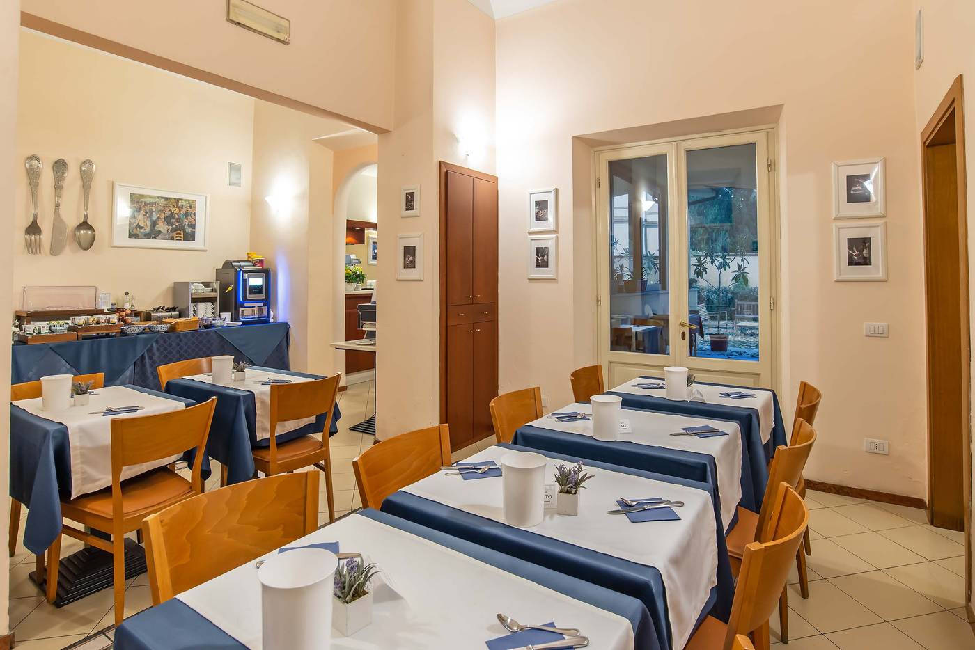 Hotel-Bonifacio-Restaurant-35