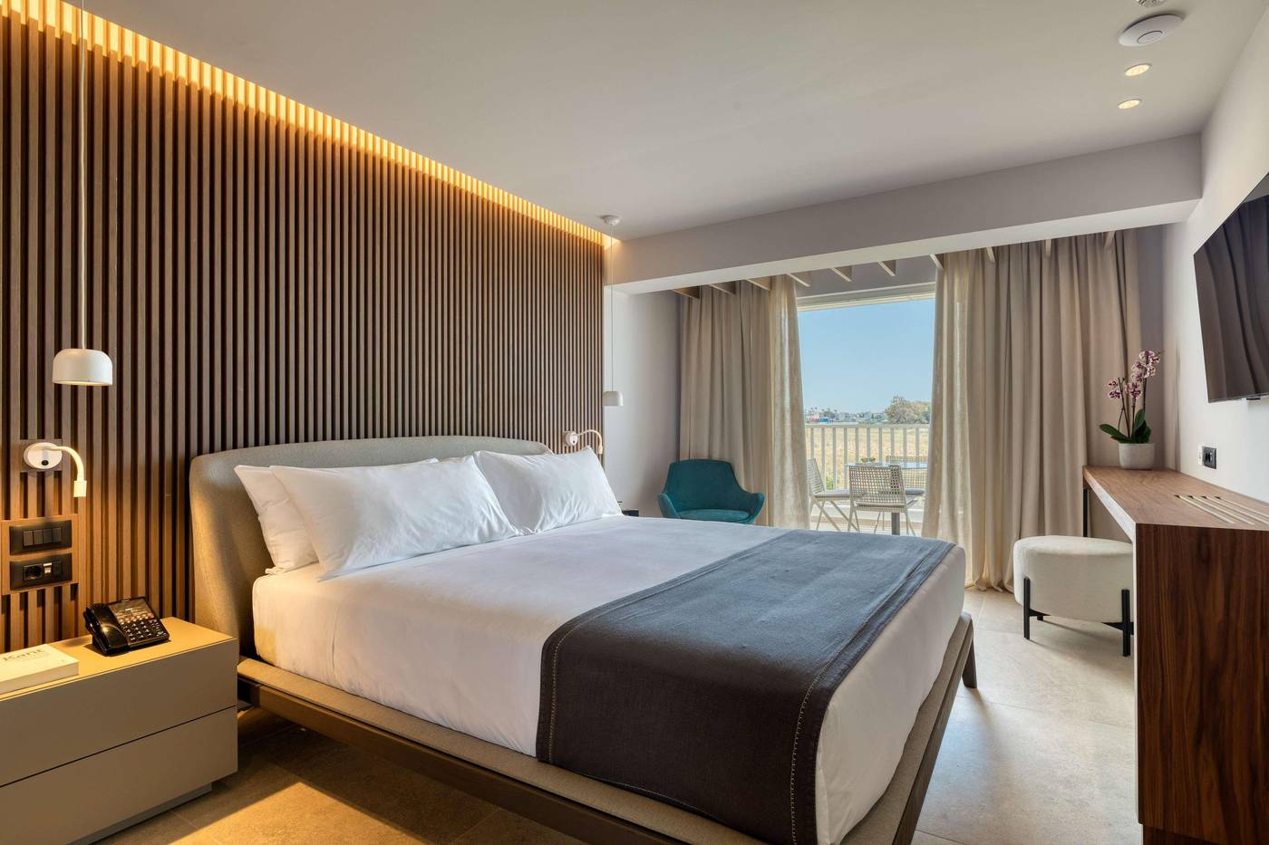 Neptune-Hotels---Resort--Convention-Centre---Spa-Room-28