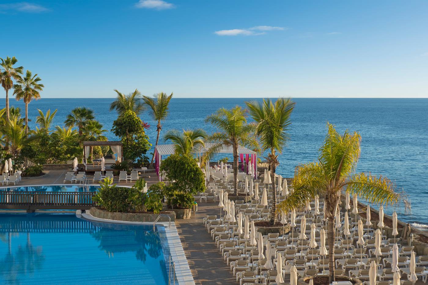 TUI-BLUE-Suite-Princess--Adults-Only--Pool-4