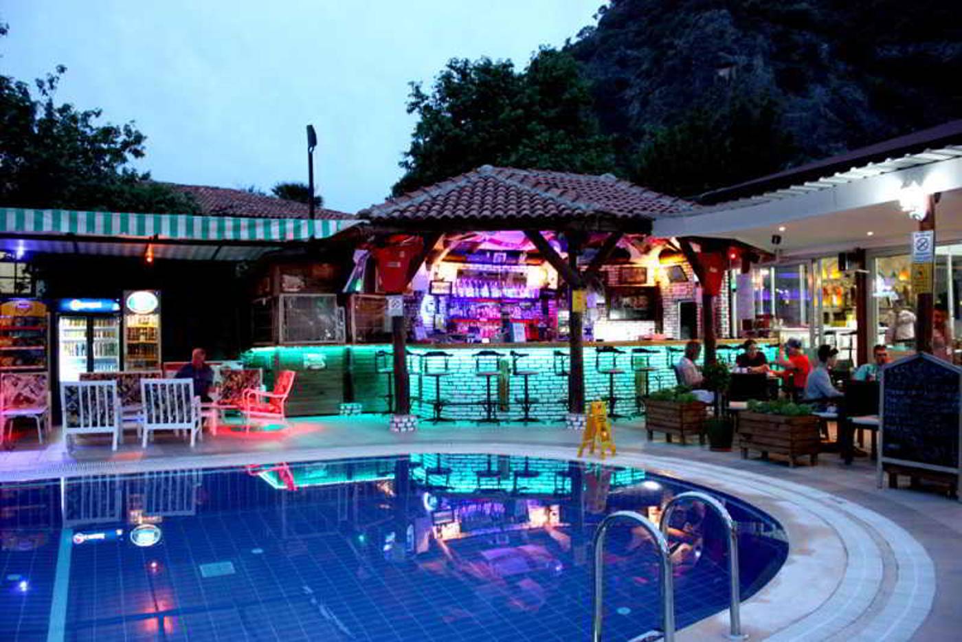 Majestic-Hotel-Bar-18