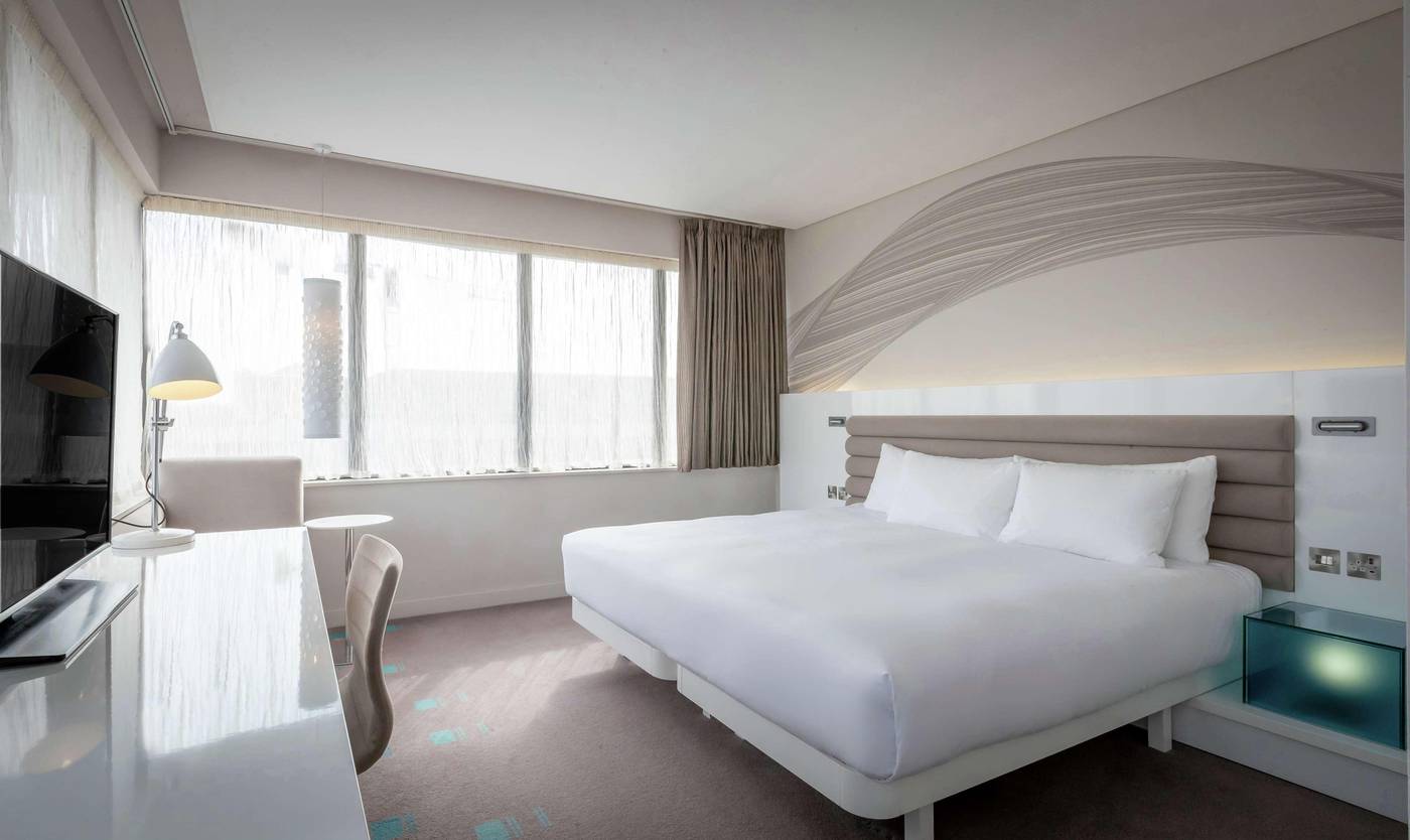 The-Morrison-Dublin--Curio-Collection-by-Hilton-Room-39