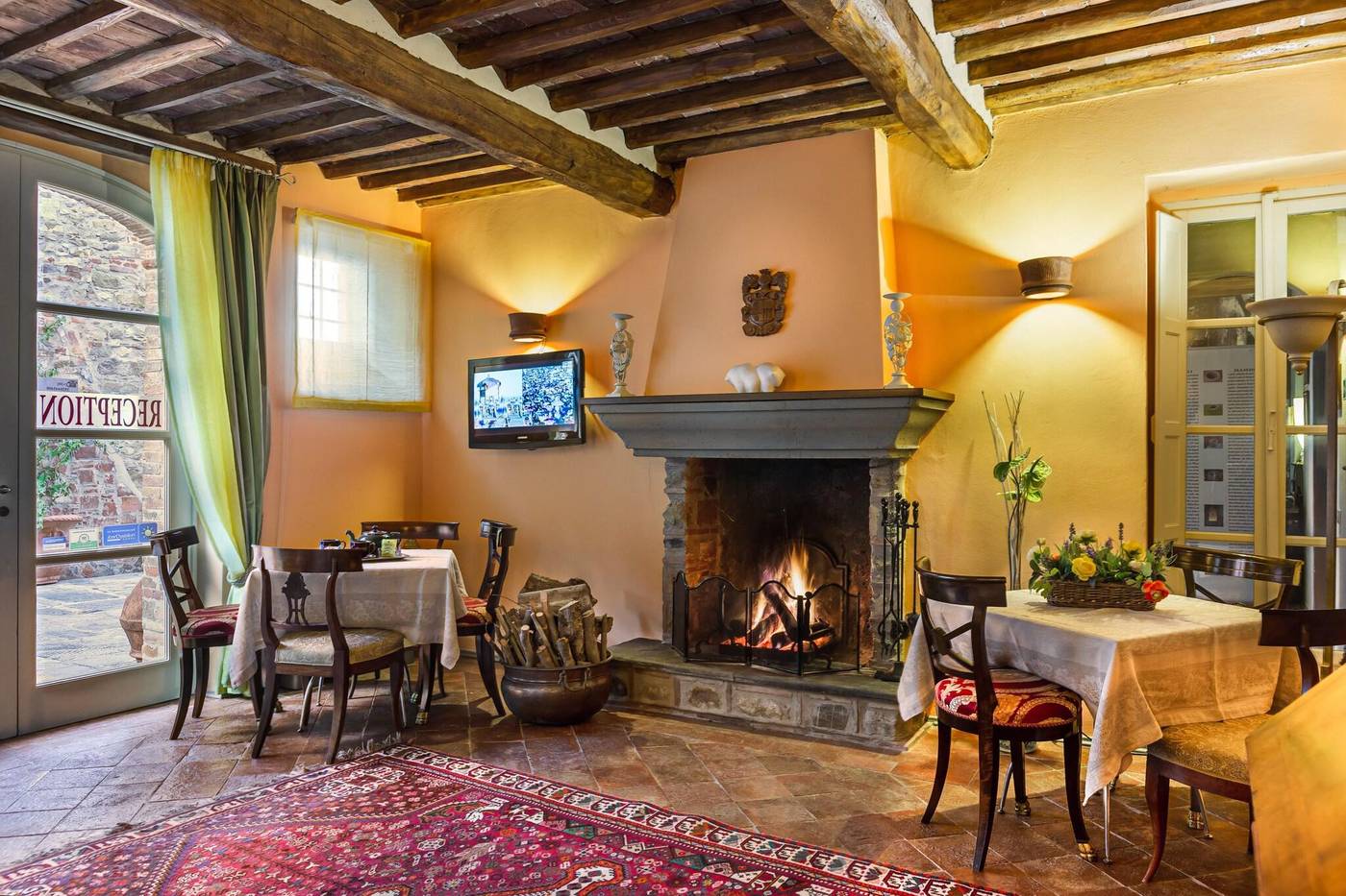 Villa-Volpi-Lobby-12