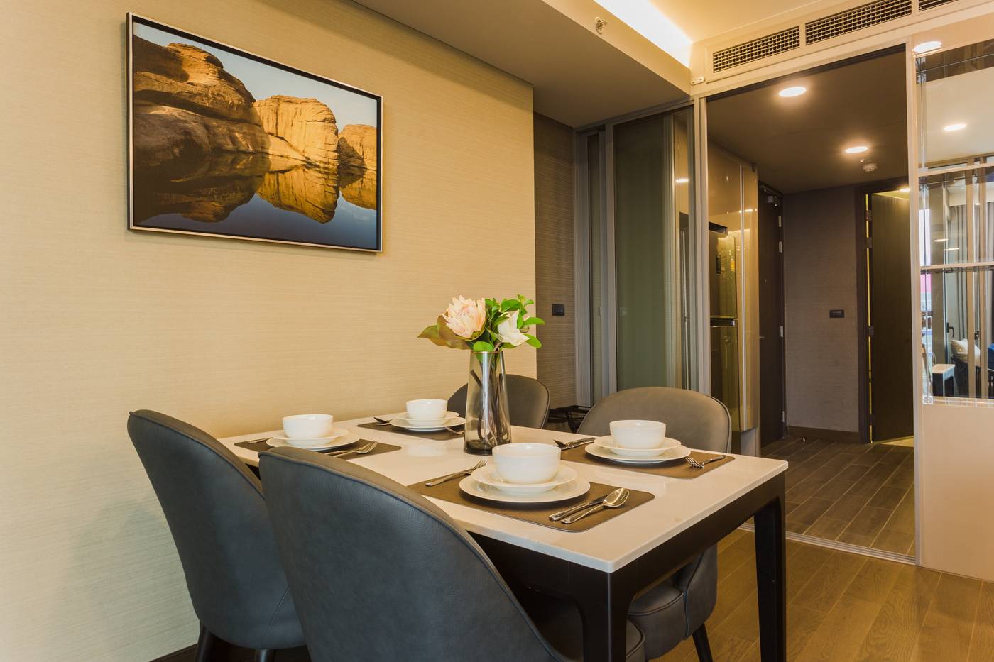 Wyndham-Bangkok-Queen-Convention-Centre-Room-9