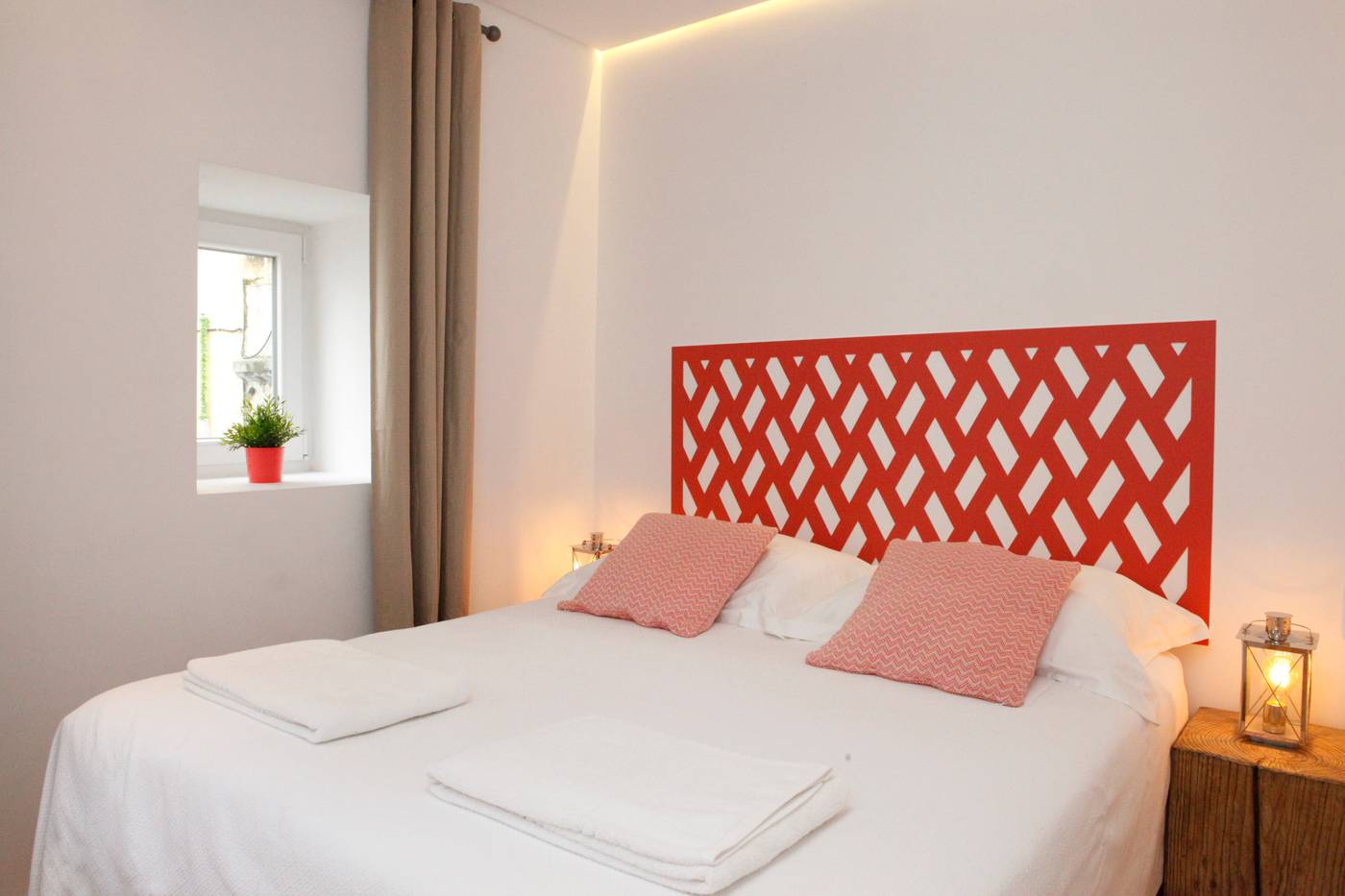 Alfama-Yellow-House-Room-32