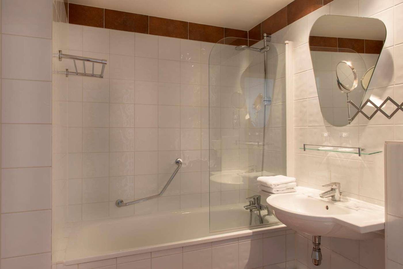 Hotel-Magenta-38-by-HappyCulture-Room-27