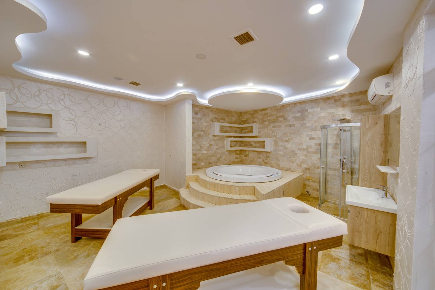 Golden-Beach-Sports-and-Entertainment-22