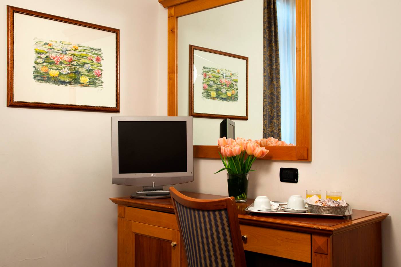 Diplomatic-Rome-Room-19