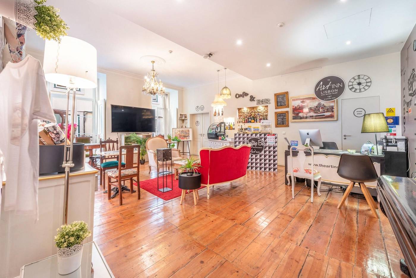 The-Art-Inn-Lisbon-Lobby-20