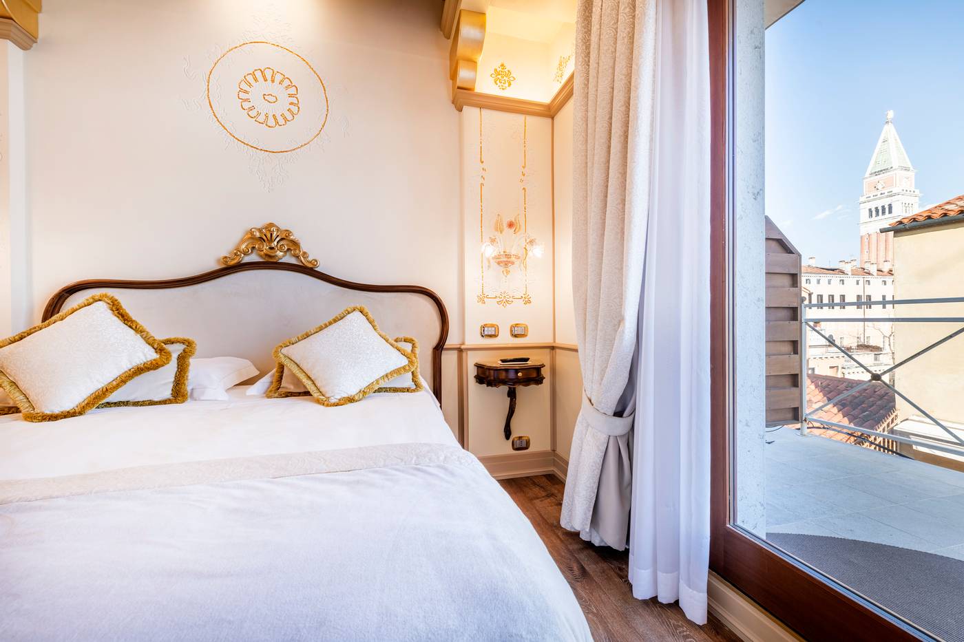 Monaco-and-Grand-Canal-Room-27