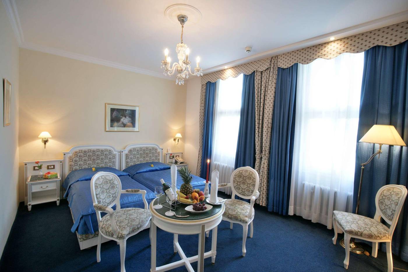 Ambassador-Zlat-----Husa-Room-31