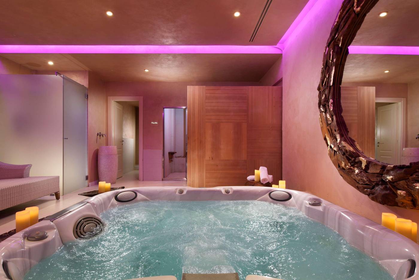 Leon-s-Place-Hotel-Sports-and-Entertainment-37