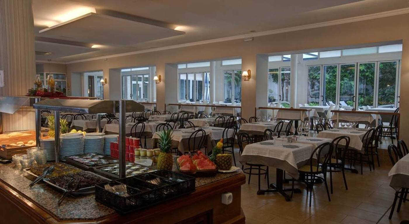 Hotel-Apartamentos-Solimar-Restaurant-53