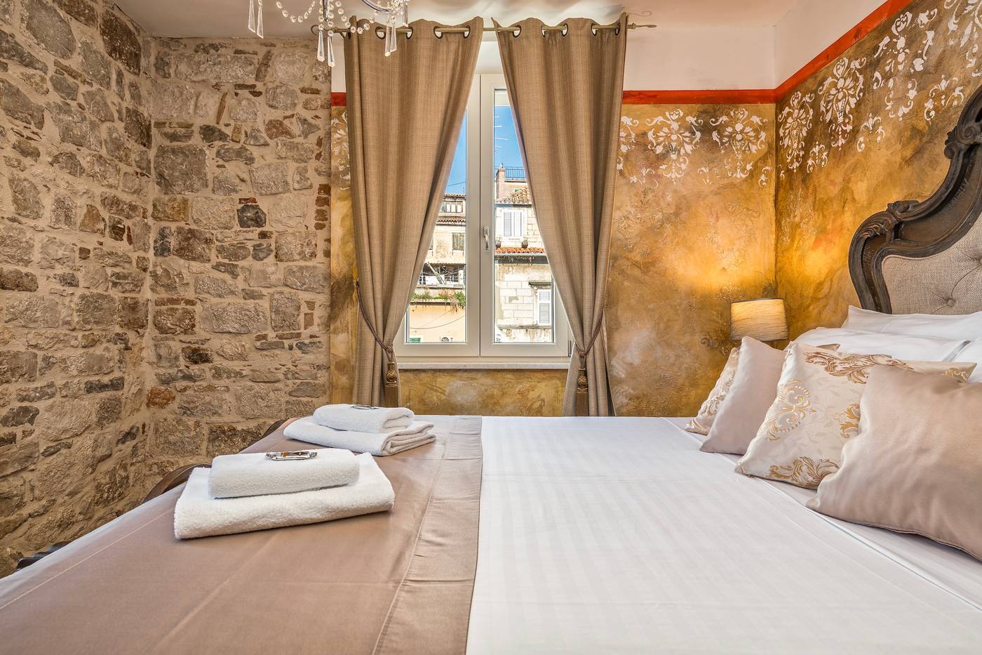Plaza-Marchi-Old-Town---Quaint---Elegant-Hotels-Room-27
