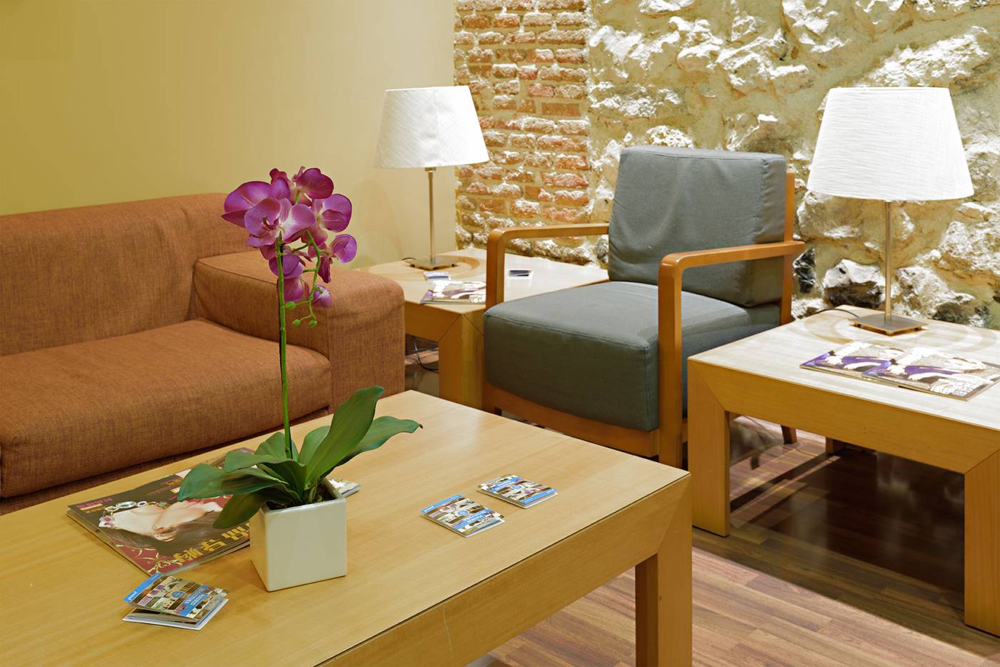 Victoria-4-Puerta-del-Sol-Lobby-8