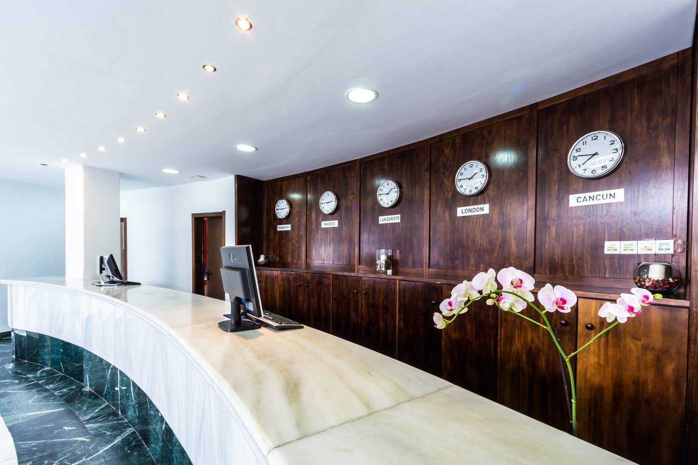 Bluebay-Lanzarote-Lobby-42