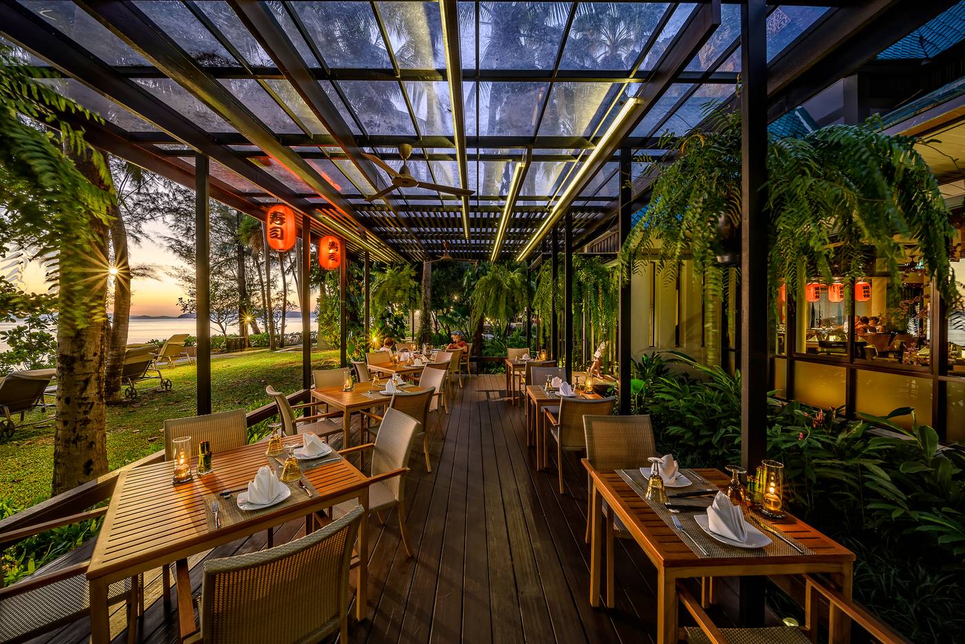 Centara-Grand-Beach-Resort-and-Villas-Krabi-Restaurant-11