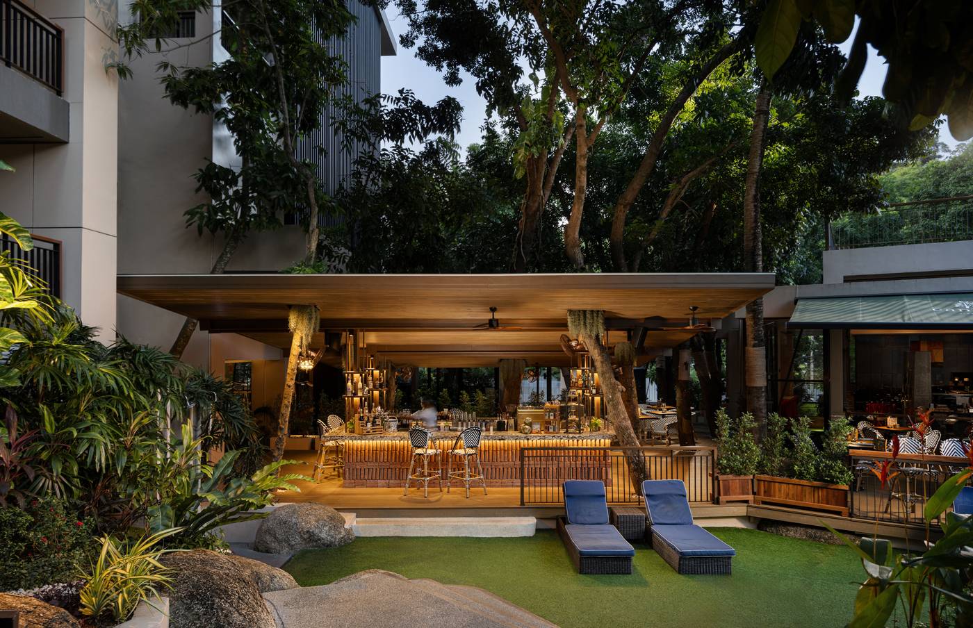 Avista-Resort---Spa-Bar-9