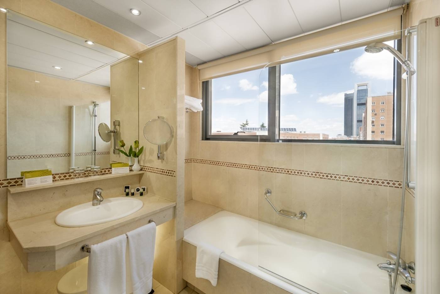 Exe-Plaza-General-view-31