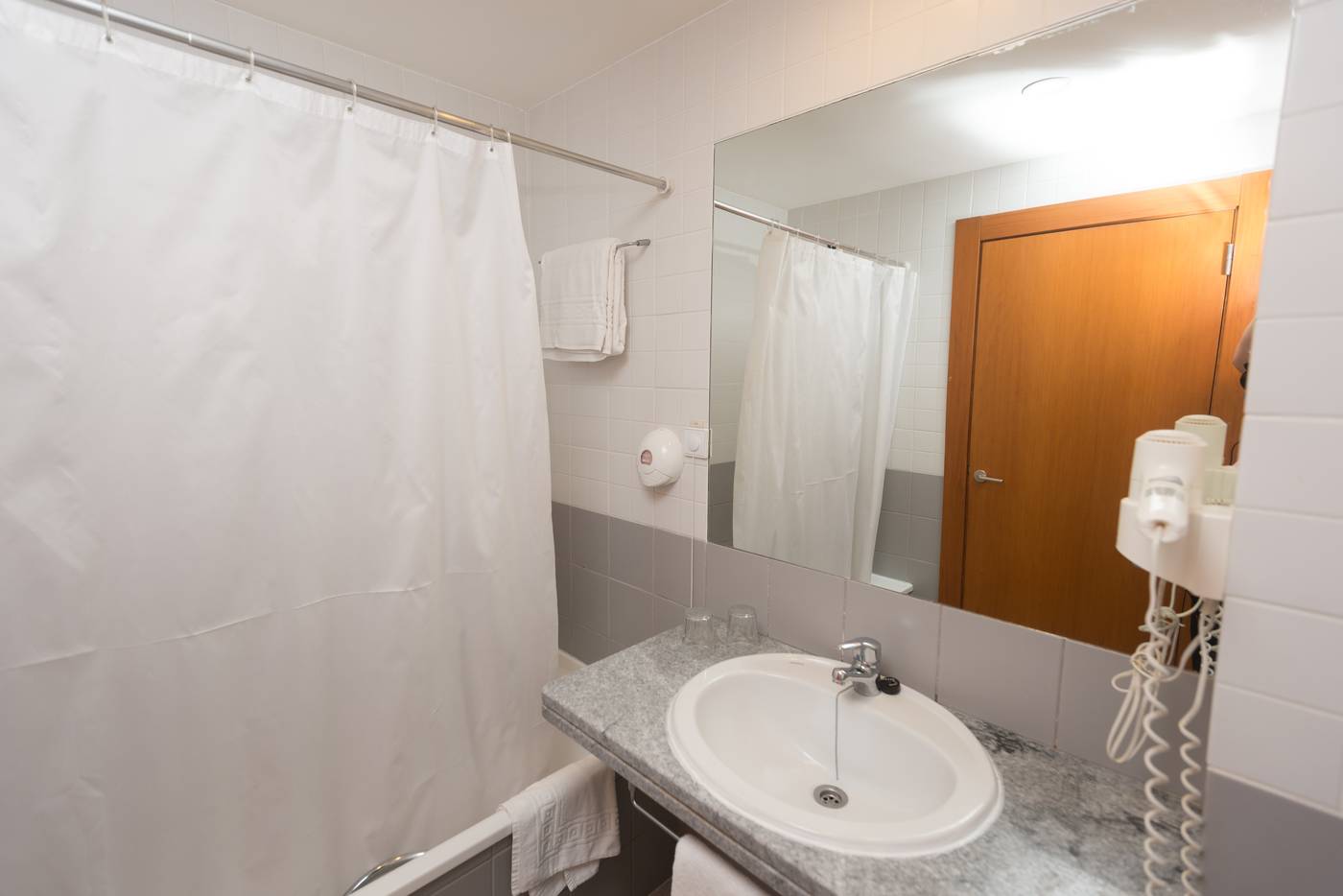 Amazonia-Palmela-Room-18