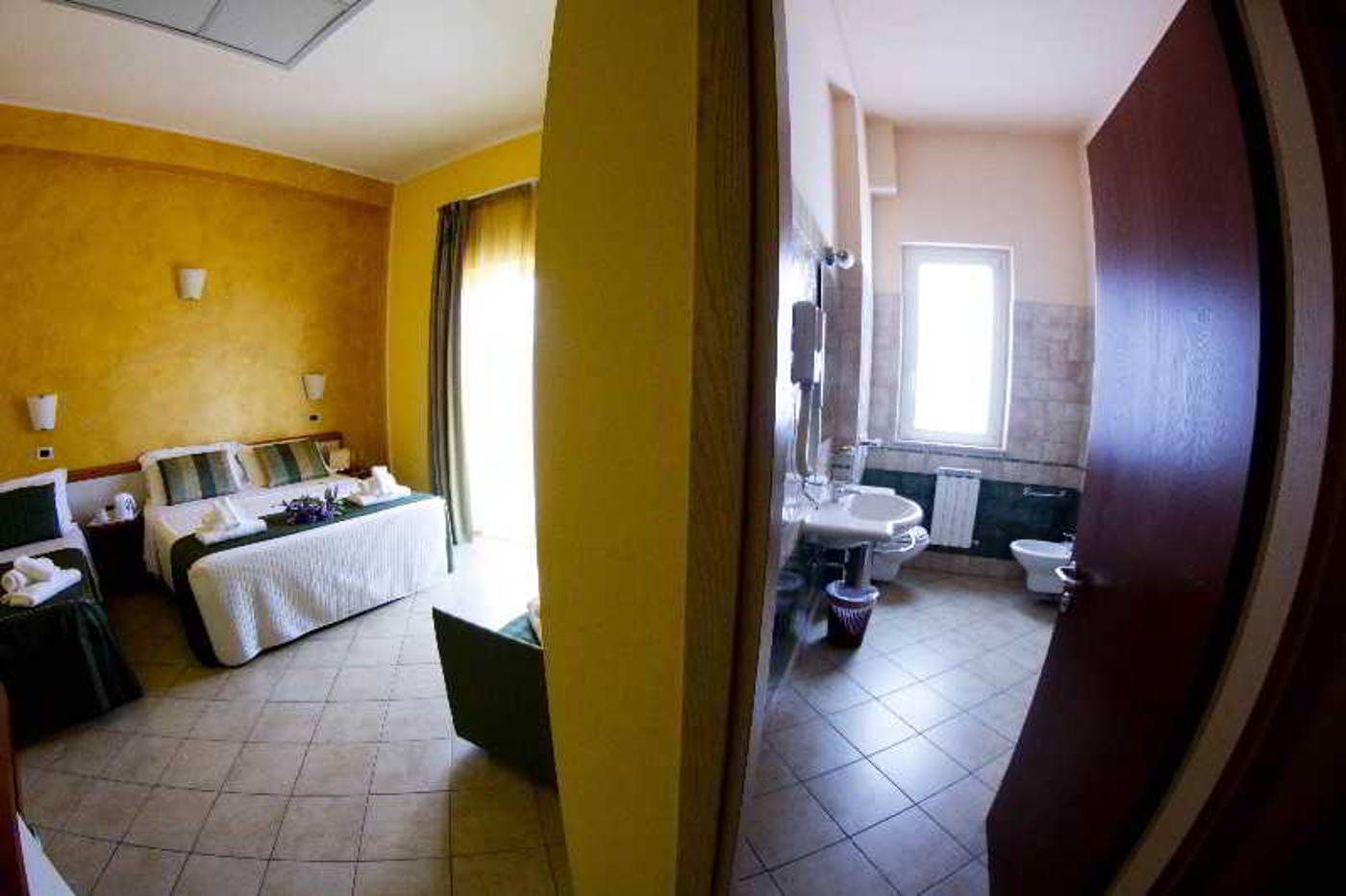 Prestige Hotel-Italy-MONTESILVANO MARINA FRAZIONE DI MONTESILVANO (PE)-Room-9