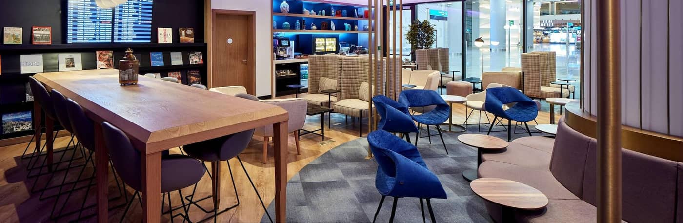 Yotelair-Istanbul-Airport-Airside--Duty-Free-Bar-2