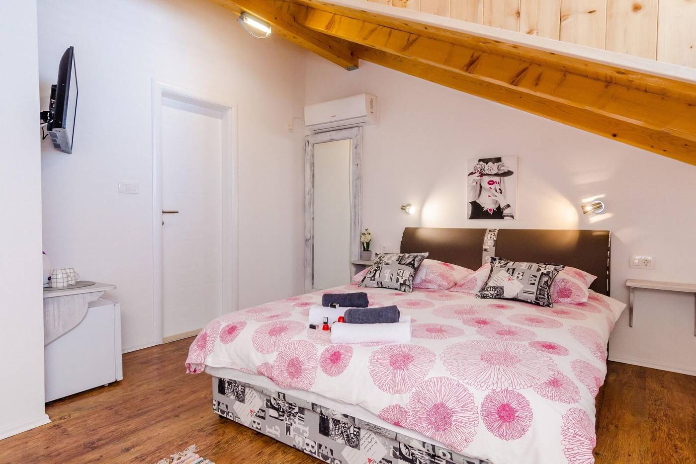 Guest-House-Nikolina-Room-20