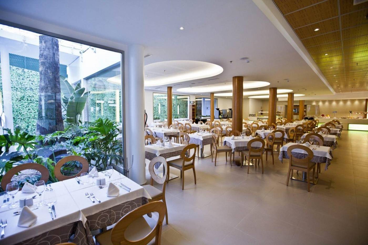 Riviera-Beachotel-Restaurant-27