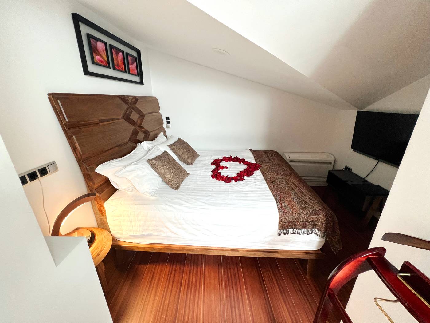 Anahita-Boutique-Hotel-Room-12