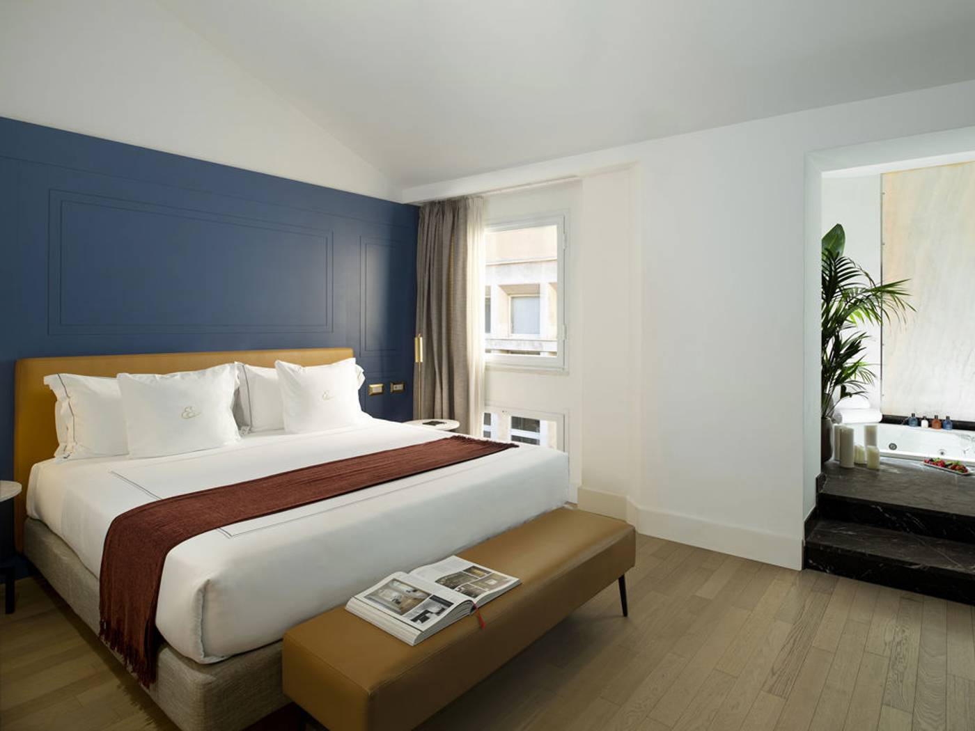 Elizabeth-Unique-Hotel-Room-17