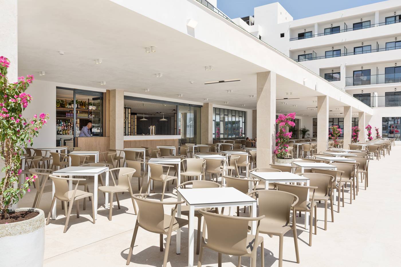 Best-Oasis-Tropical-Bar-16