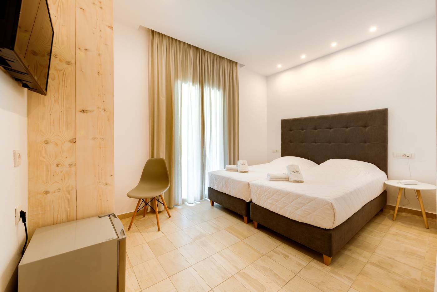 Anamar-Santorini-Room-11