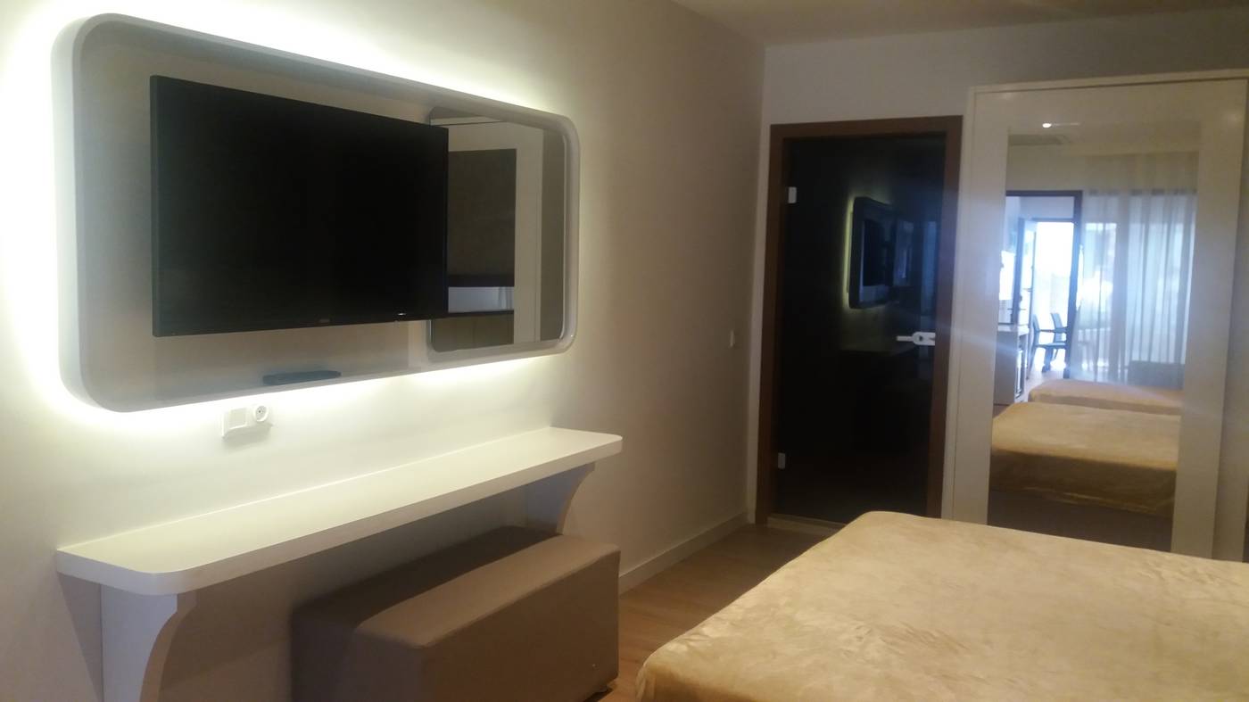 Mirage-World-Room-38