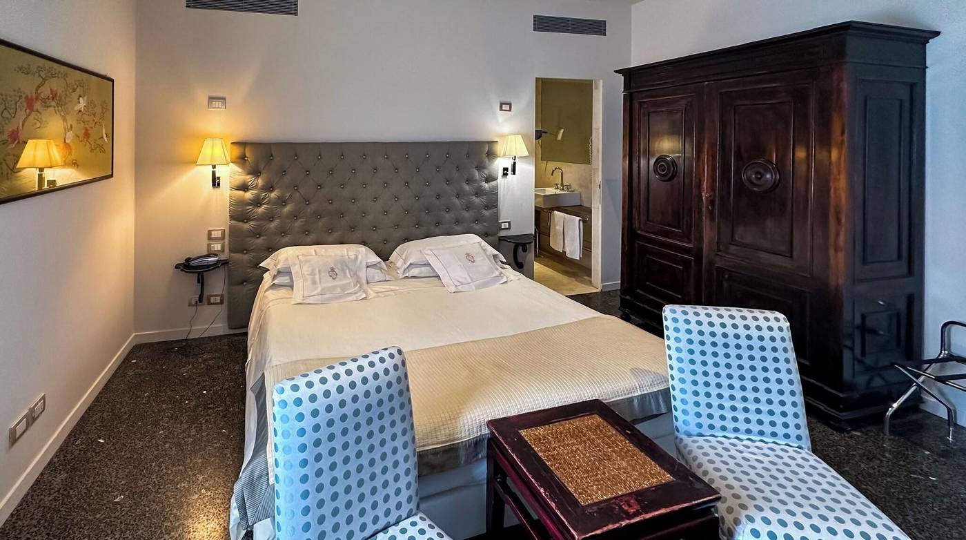 Ca--Nigra-Lagoon-Resort-Room-5