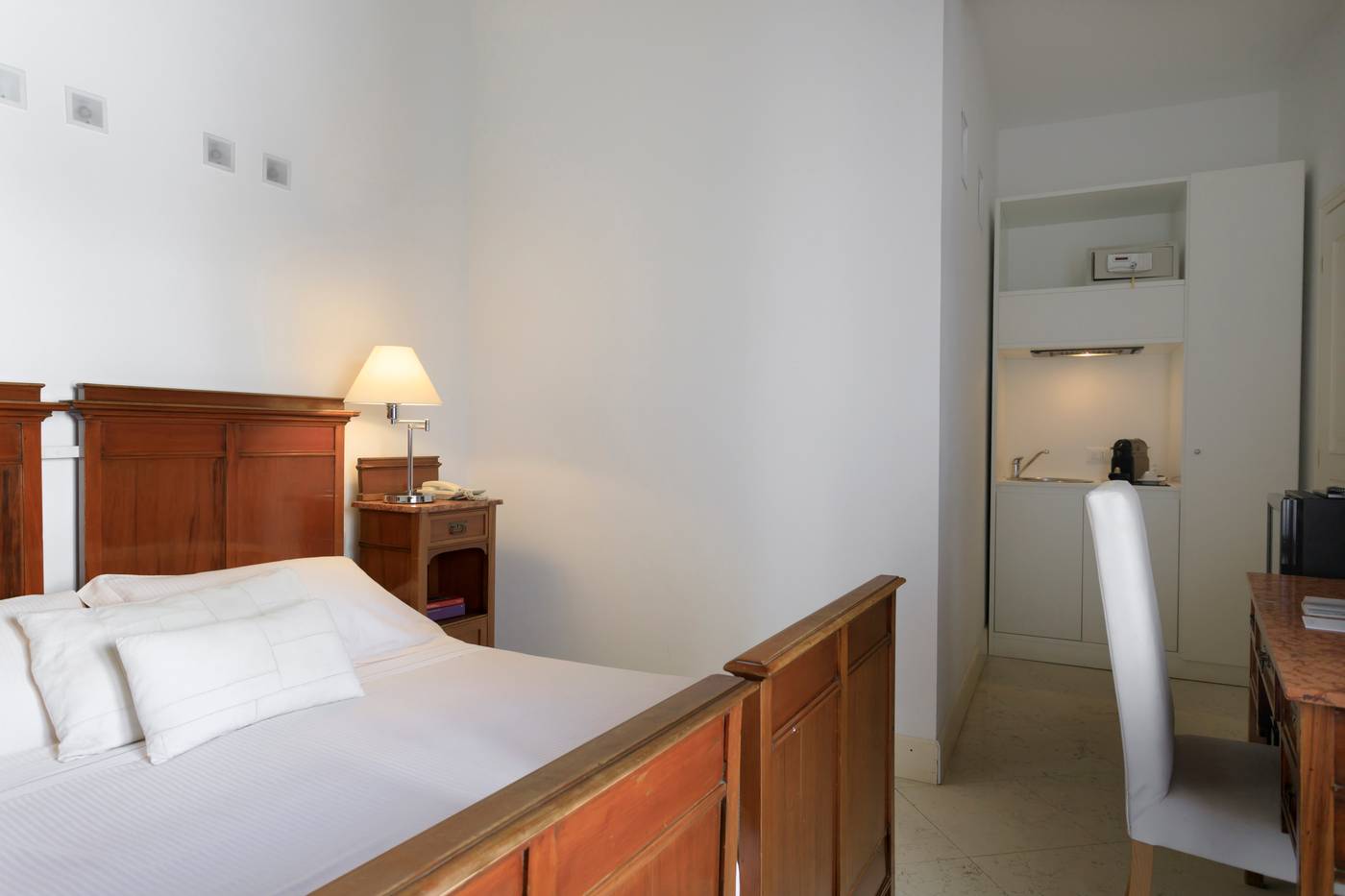 Palazzo-Brunaccini-Room-28