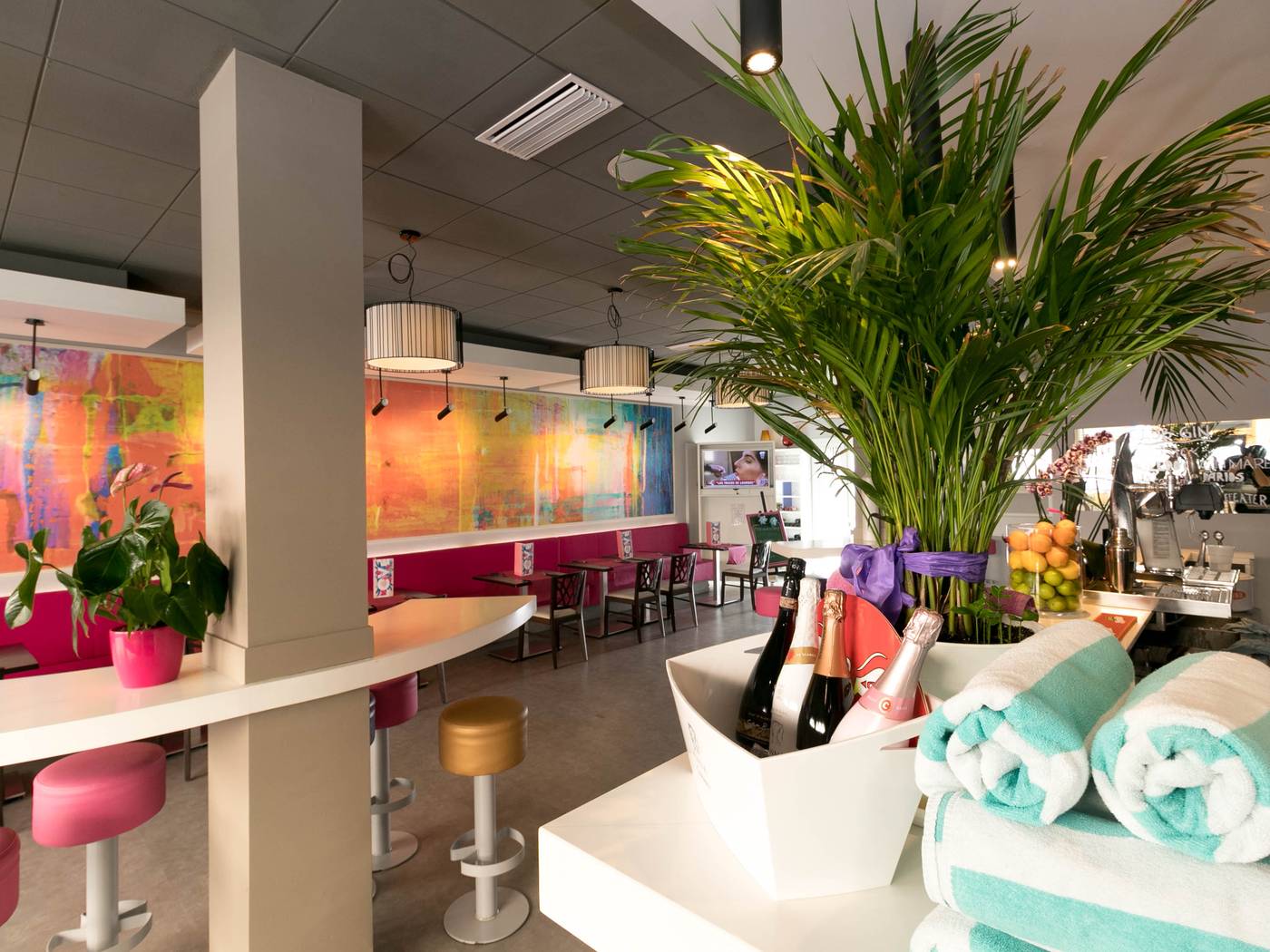 The-Purple-by-Ibiza-Feeling--Gay-Only--Restaurant-24