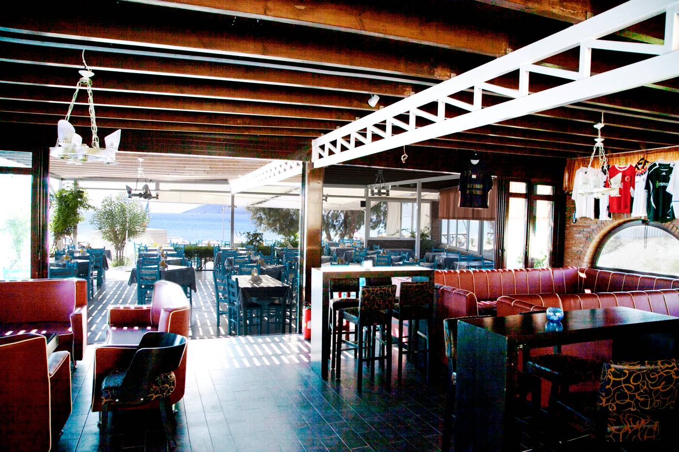 Sacallis-Inn-Beach-Hotel-Bar-46
