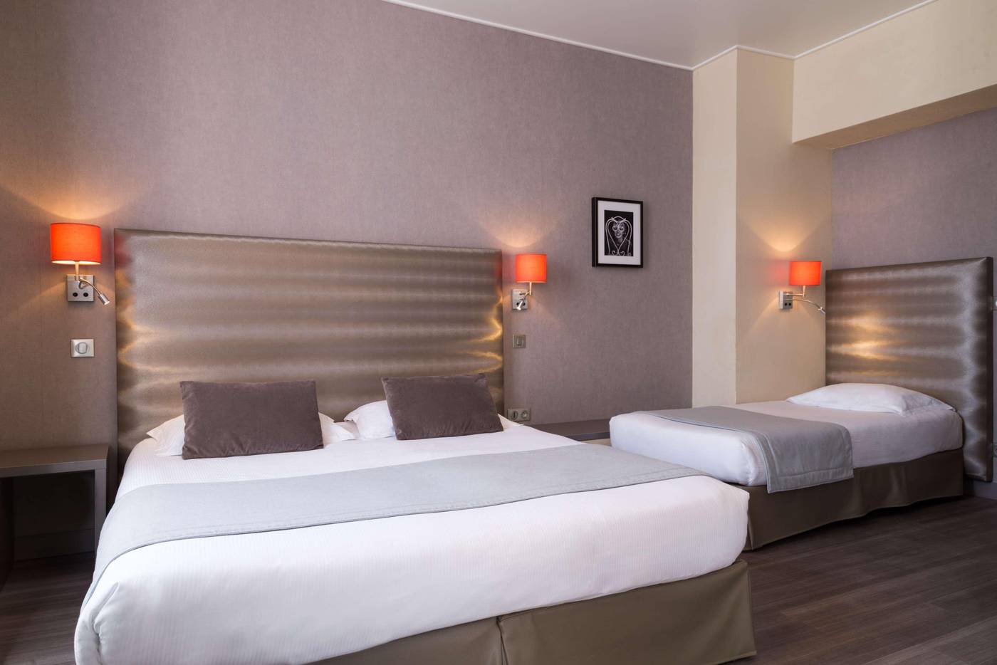 Hotel-Des-Orangers-Room-42