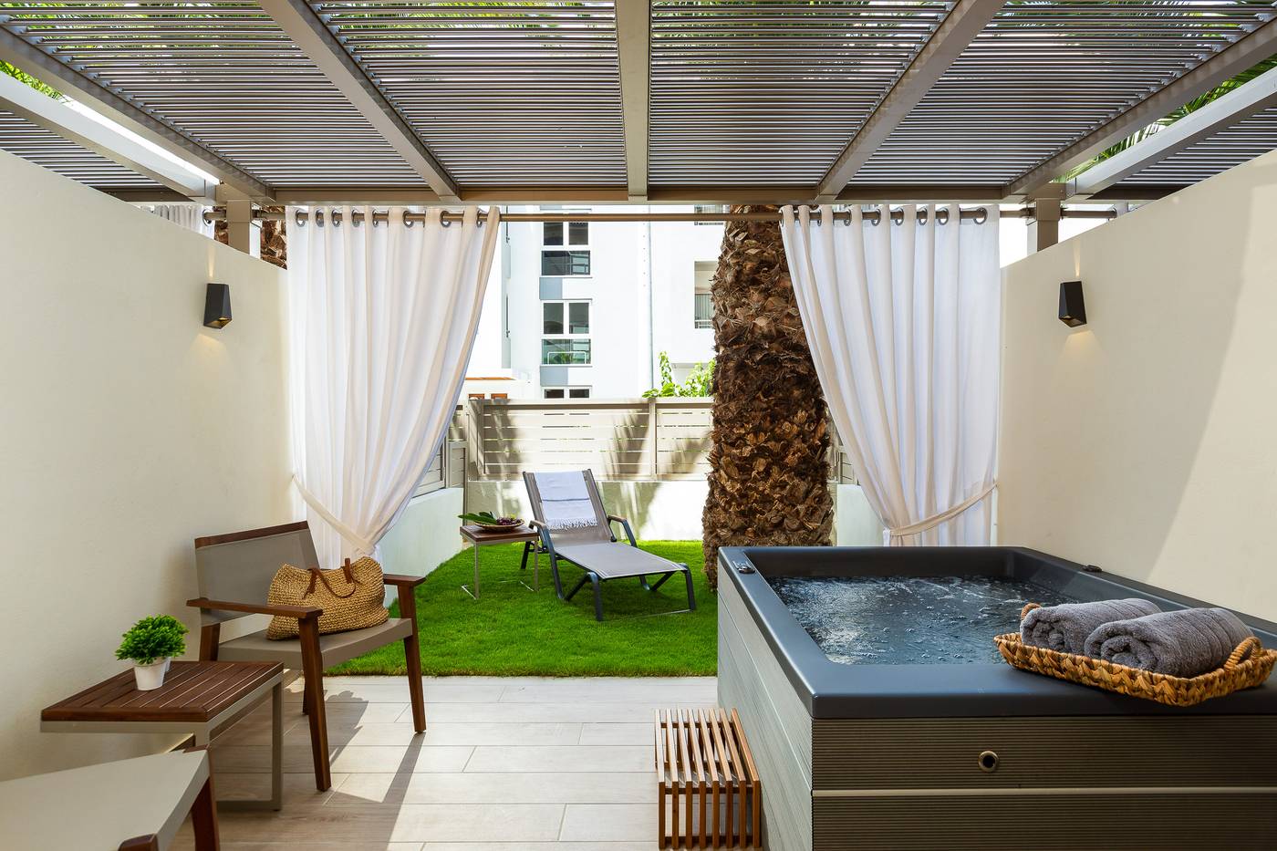Theartemis-Palace-Room-94