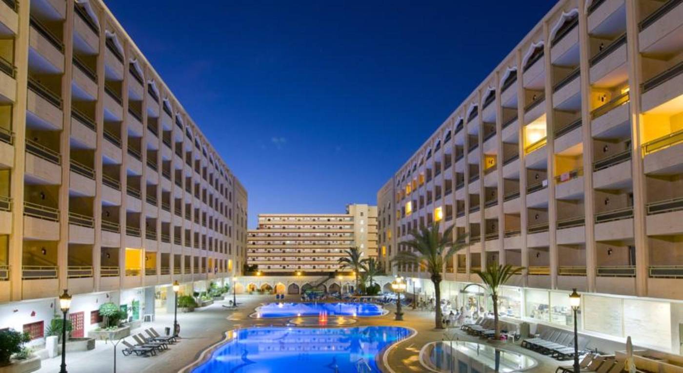 Columbus-Aparthotel-Pool-6