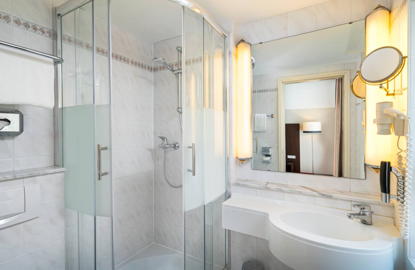 Leonardo-Hotel-Berlin-Ku-damm-Room-12