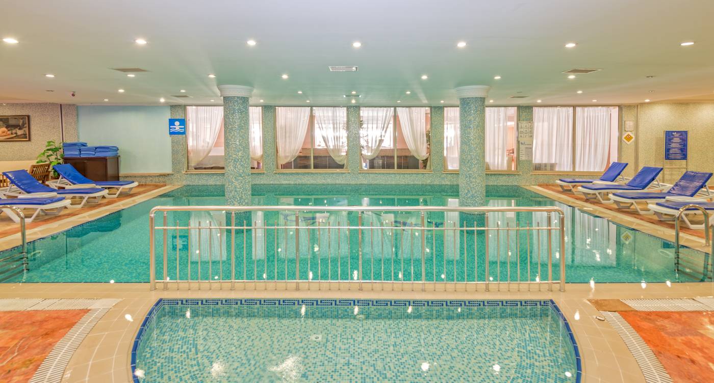 Royal-Atlantis-Beach-Pool-31